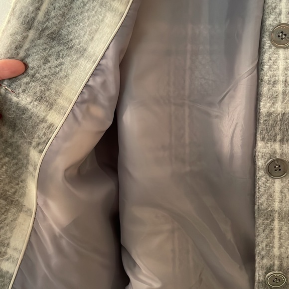 Tahari Shacket - Picture 3 of 5